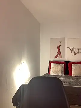 Dahiana Giil online show from December 3, 7:44 am