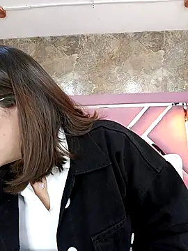 EmmaSulivan online show from January 5, 5:27 pm