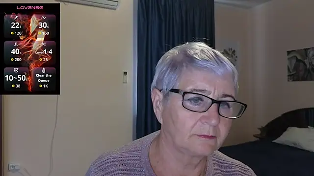 Snapshot of Sandra_Snowflake chatting on October 22, 12:21 pm Sandra Snowflake online show from October 22, 12:21 pm