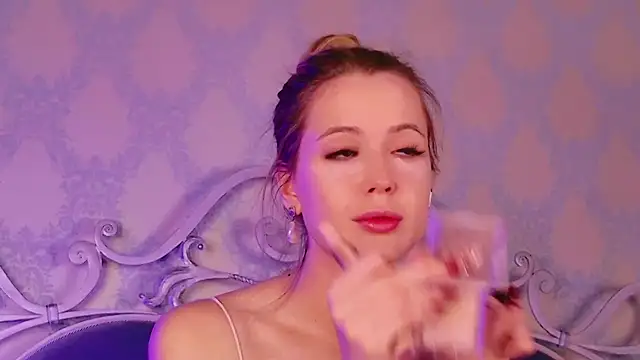 BECKI VRES online show from October 17, 8:56 pm