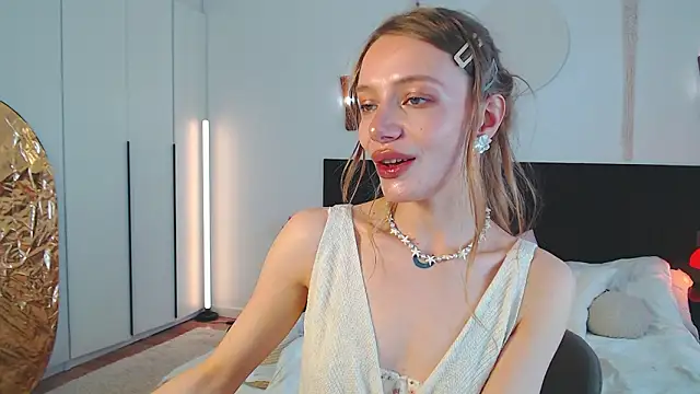 LunaticaBae online show from March 23, 2:40 am