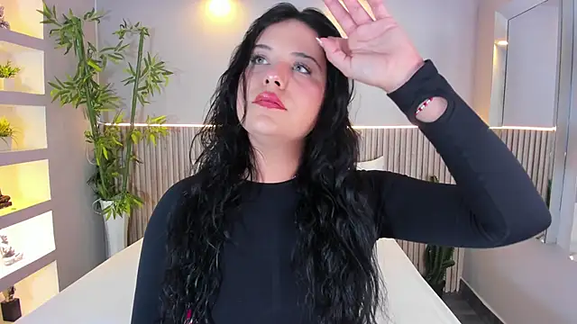 GeorginaReyes online show from October 6, 10:47 pm