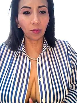 Mrsvictoriaaa online show from March 25, 8:12 pm