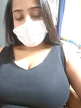 COZY ROZI online show from November 14, 6:08 pm