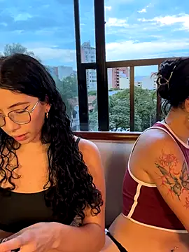 Alice surprise online show from January 8, 10:25 pm