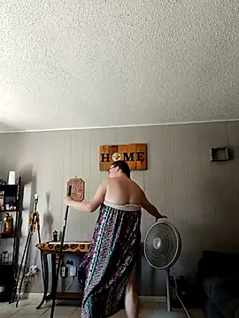 HTXBELLE online show from October 16, 8:33 pm