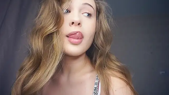 QuennaCoote online show from January 14, 7:46 am