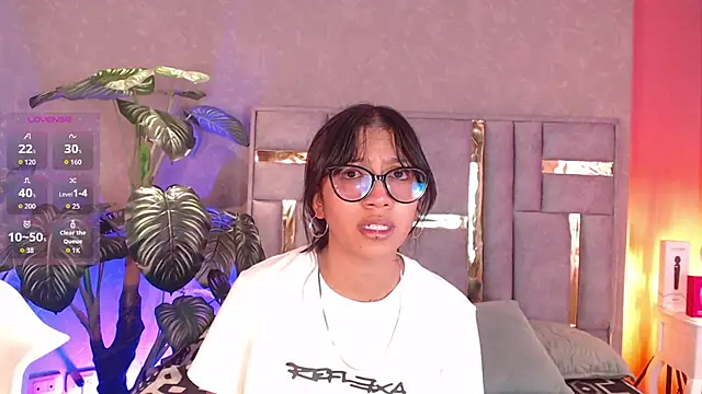 Tyla Ks online show from September 20, 7:45 pm