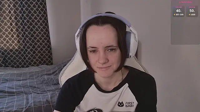 Luna Loveee online show from April 17, 5:09 am