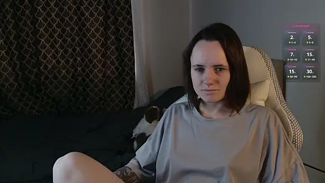 Luna Loveee online show from October 6, 9:04 am