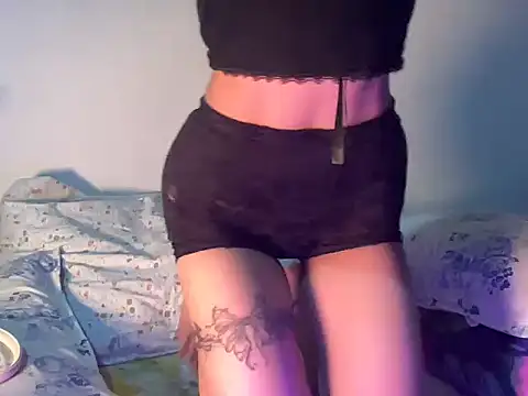  luckylips online show from March 23, 6:25 pm