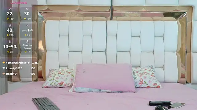 innocenthazel online show from February 19, 2:55 am