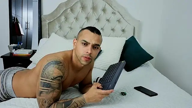 Bastiandelux online show from October 9, 11:42 pm