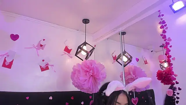 Anniie  Evans online show from February 15, 7:51 am