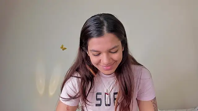 Snapshot of violett_24_ chatting on October 22, 11:32 pm violett 24 online show from October 22, 11:32 pm