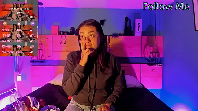 ChloeAllennn online show from February 2, 11:20 am