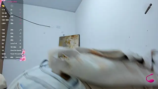 jessyegoldenn online show from September 20, 2:59 pm