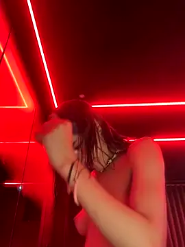 MichelleDiaz Pink online show from October 7, 7:02 am