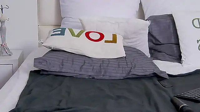 IsoldeBlis online show from November 24, 8:16 am