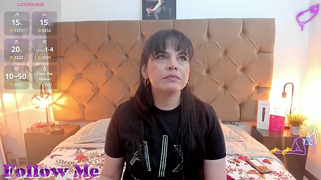 laura hotties online show from April 10, 1:06 pm