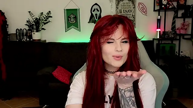 Della Ideal online show from February 11, 7:15 pm