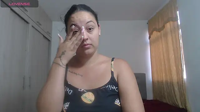 Anthonela Queen online show from October 2, 11:59 am