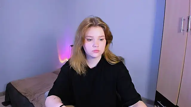 LaseyMoon online show from November 8, 1:43 am