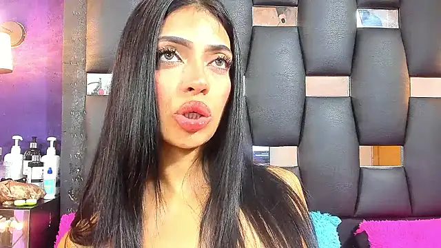 EMYCLARK01 online show from December 4, 3:31 am