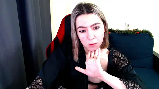 meganluss online show from November 27, 8:28 am