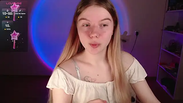 Strawberry juli online show from April 17, 5:09 am