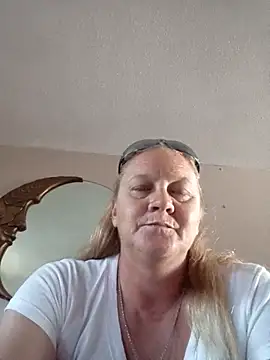 wetnwildforyou online show from November 22, 9:06 pm