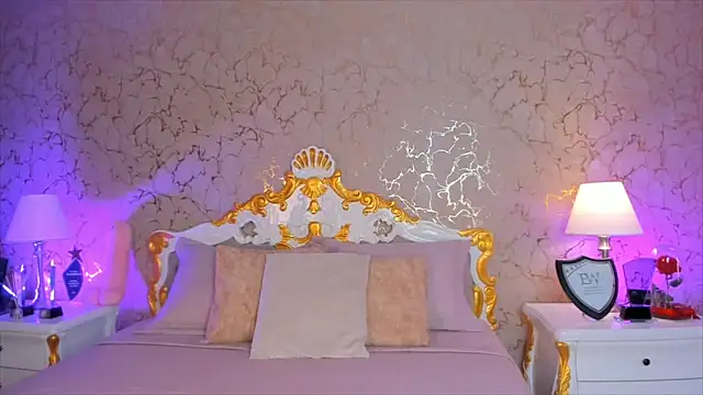 ScarlettWallace online show from October 31, 9:19 pm