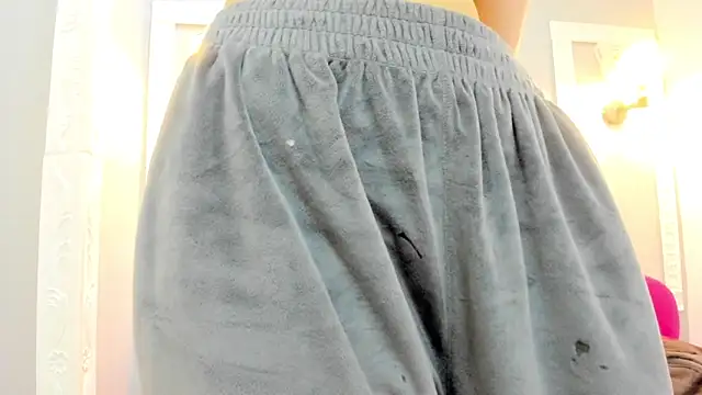 Bonniie 22 online show from March 25, 7:50 pm