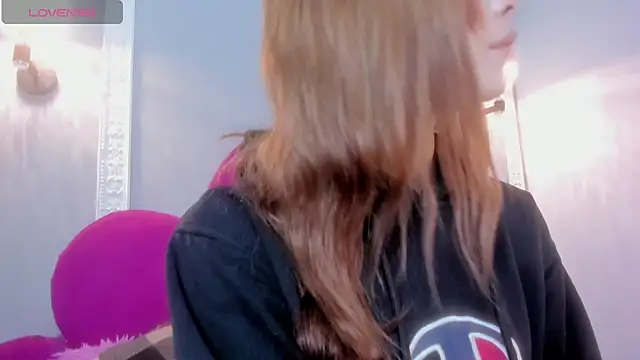 Bonniie 22 online show from December 4, 2:41 pm