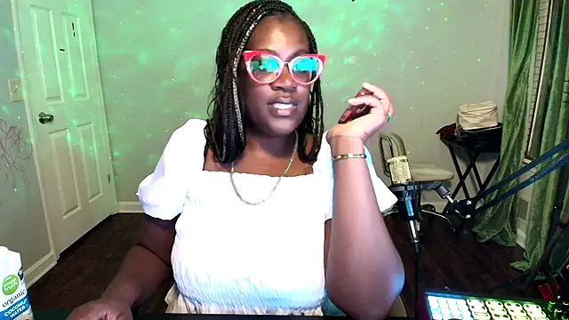 lovelyenigma365 online show from April 4, 4:33 am