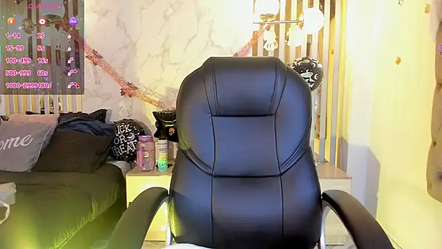 Snapshot of Oriana_gh chatting on October 24, 3:46 am Oriana gh online show from October 24, 3:46 am