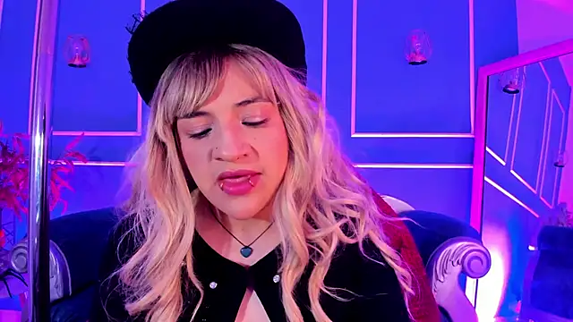 TaraTaylorr online show from January 7, 2:59 am