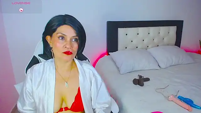 CarolinneFiotti online show from October 11, 9:17 pm