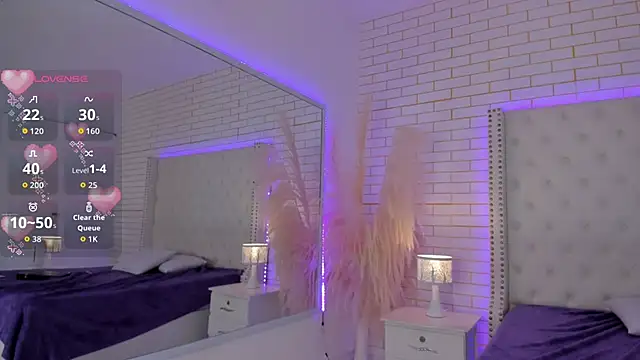 Emilly wilson  online show from September 23, 12:14 pm