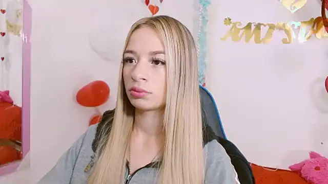 hannah 026 online show from September 13, 11:40 am