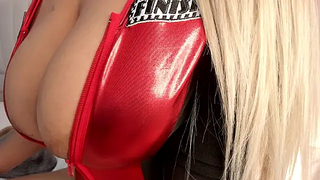 Hannahx   online show from March 13, 11:55 am