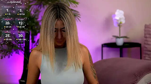 SophiaPotts online show from October 20, 3:20 am