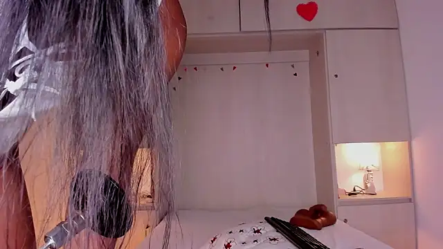 BeverlySteel online show from March 17, 8:02 pm