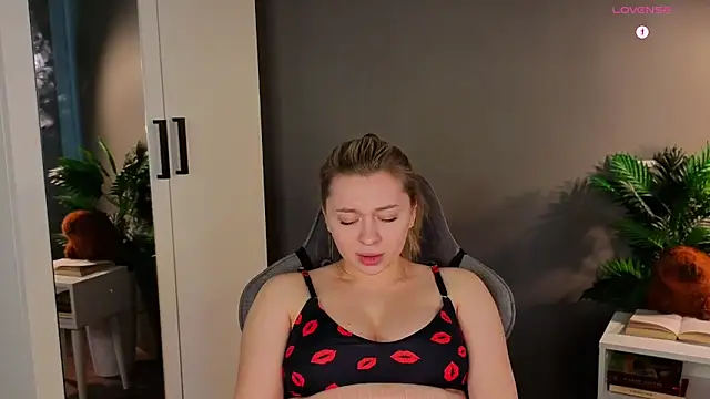 christie luv online show from February 12, 11:56 am