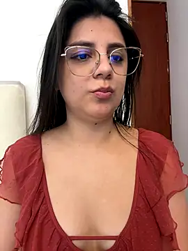 Snapshot of AliceGarc chatting on October 23, 10:27 pm AliceGarc online show from October 23, 10:27 pm