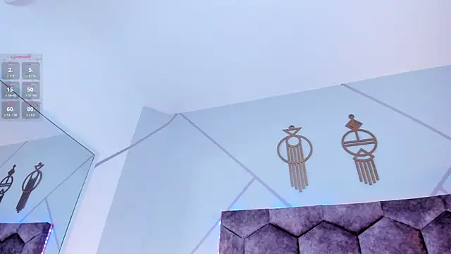 aurora collinss  online show from December 4, 12:51 pm