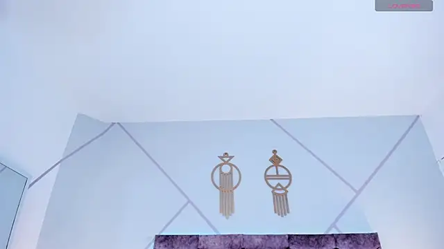 aurora collinss  online show from November 18, 1:12 pm