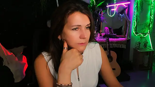 NicoleHitman online show from November 26, 9:32 am