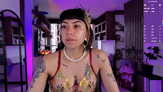 Saraa Desiree online show from March 27, 3:02 pm