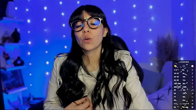 Saraa Desiree online show from December 19, 2:05 am